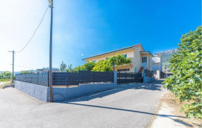 2 Bedroom Stunning Home In Kastel Stari